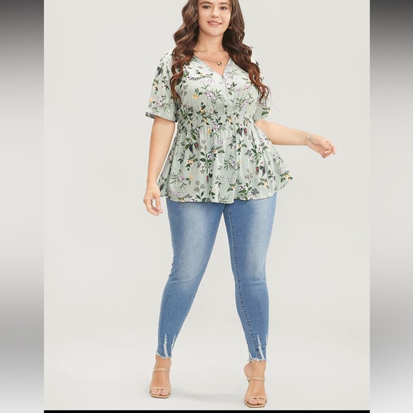 Floral Print Half Zipper Shirred Ruffles Blouse - Picture 3 of 3